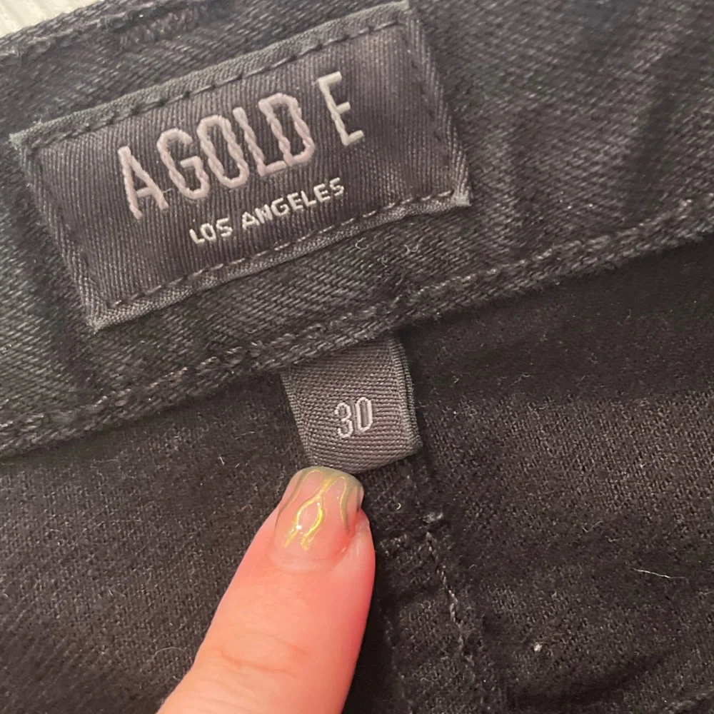 AGolde Riley High Rise Slim Leg Shorts In Vortex - Picture 7 of 7